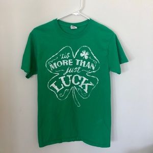 Vintage Graphic design T-shirt green good luck